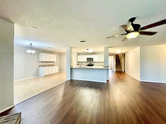 4th image of 2800 Gold Hill Dr