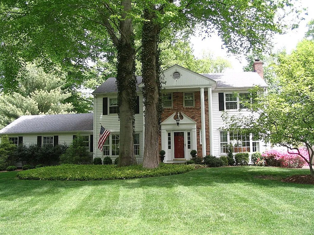 11 Concord Ln photo 1