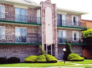 11269 S Roberts Rd APT G, Palos Hills, IL 60465