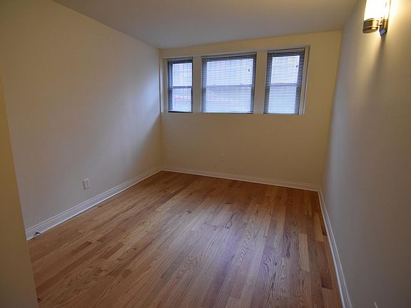 5th image of 2550 N Burling St APT 3N