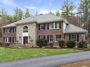 300 Robinson Rd, Boxboro, MA 01719