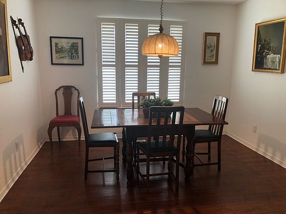Dining room, opposite the sunken living room