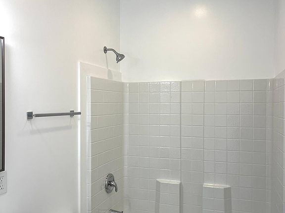 3rd image of 1105 W Church St