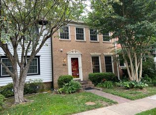 7952 Hidden Bridge Dr, Springfield, VA 22153