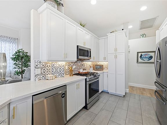3rd image of 282 Spring River Ave