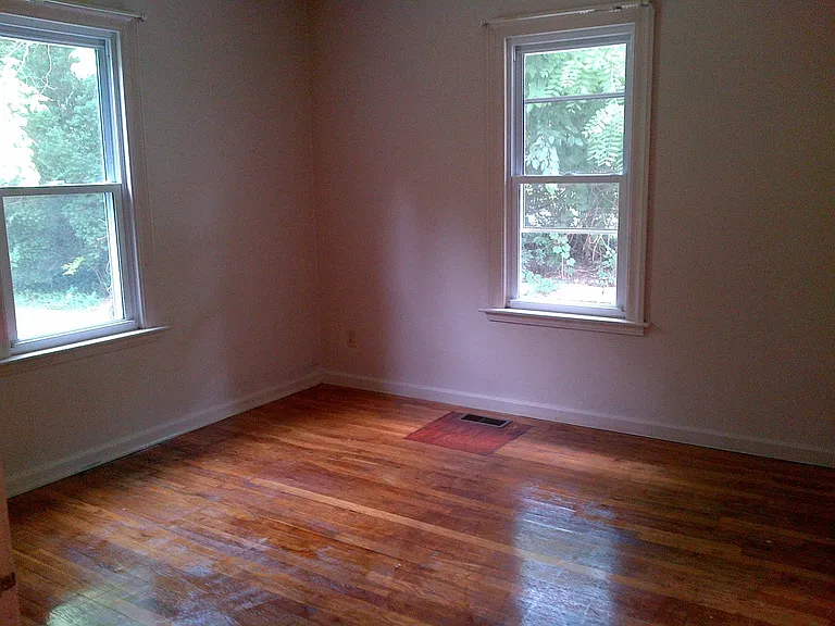 1412 N Kinser Pike — Photo 6