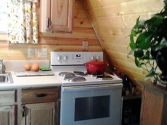 2nd image of 56 Chateau Ln