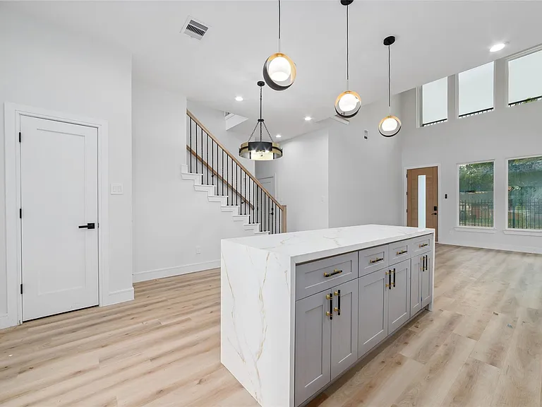 6717 England St — Photo 7
