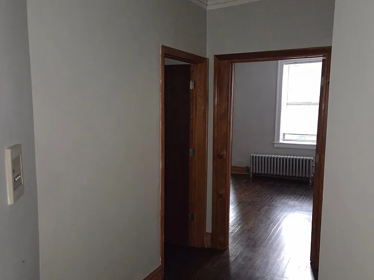 1335 W Fargo Ave #1W — Photo 3