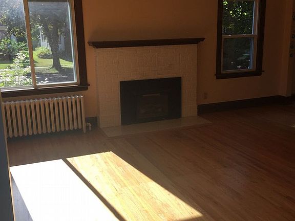 2nd image of 1526 Holton St