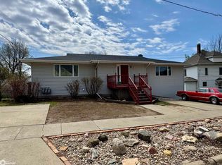 521 W 13th St APT 2, Carroll, IA 51401