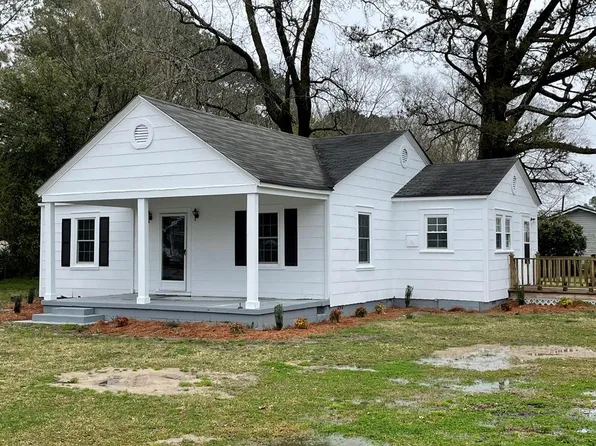 119 2nd St, Faison, NC 28341