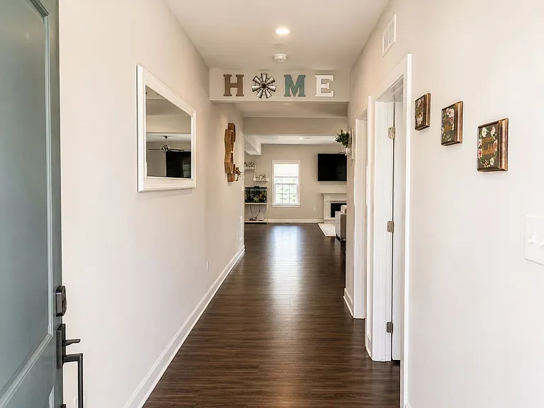 805 Llanelli Dr — Photo 12