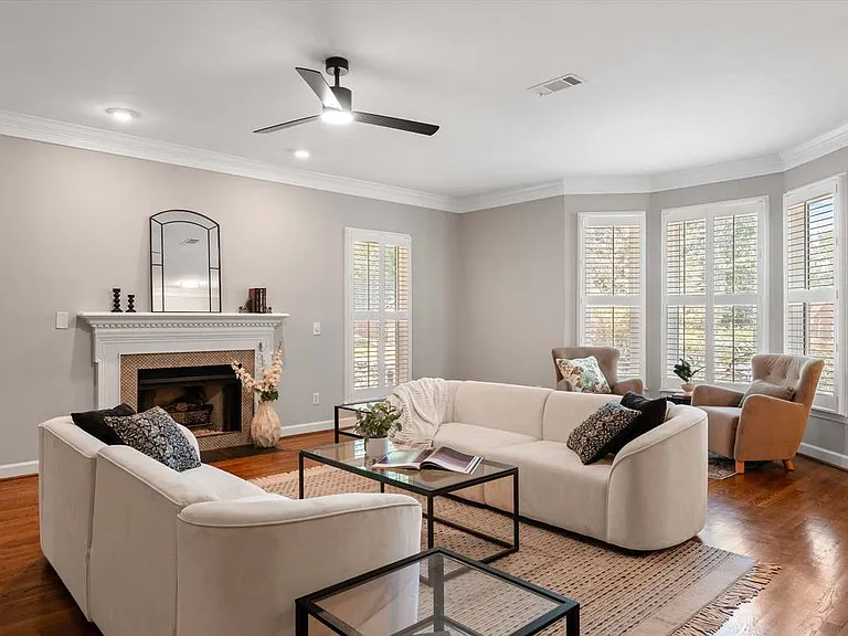 108 Colony Ct — Photo 4