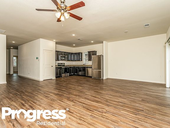 5th image of 560 London Dr