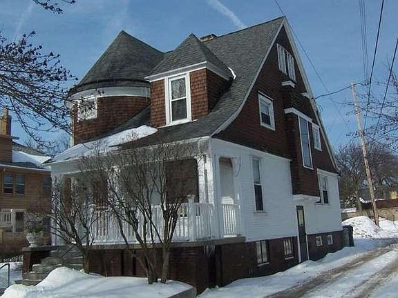 3rd image of 1112 E Auer Ave