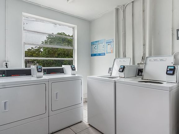 3rd image of 2175 NE 170th St APT 205