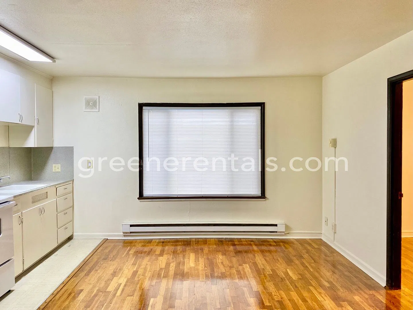 Oly-Adams 726 — Photo 4