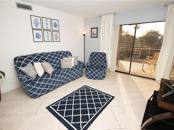 4th image of 2121 Collier Ave APT 203