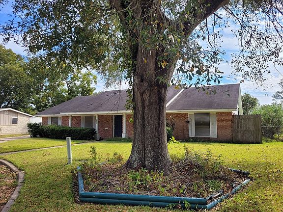 3rd image of 2605 Meadow Ln