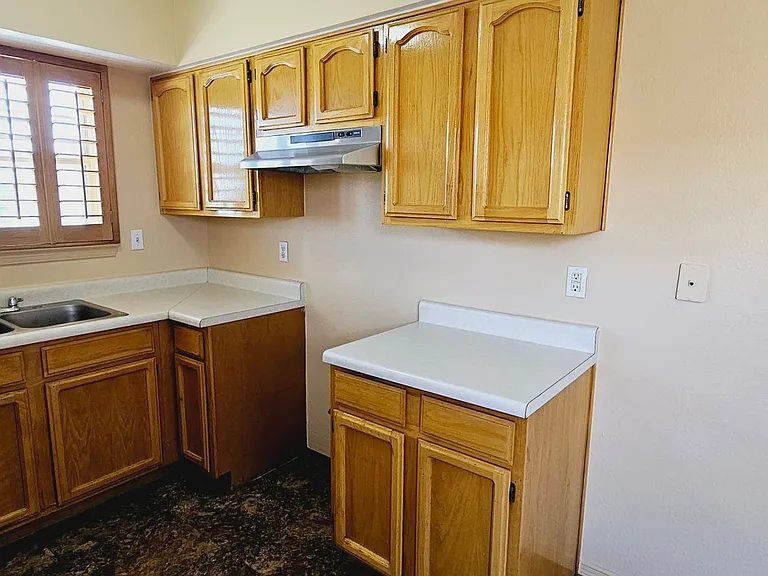 3903 Van Buren Ave — Photo 8
