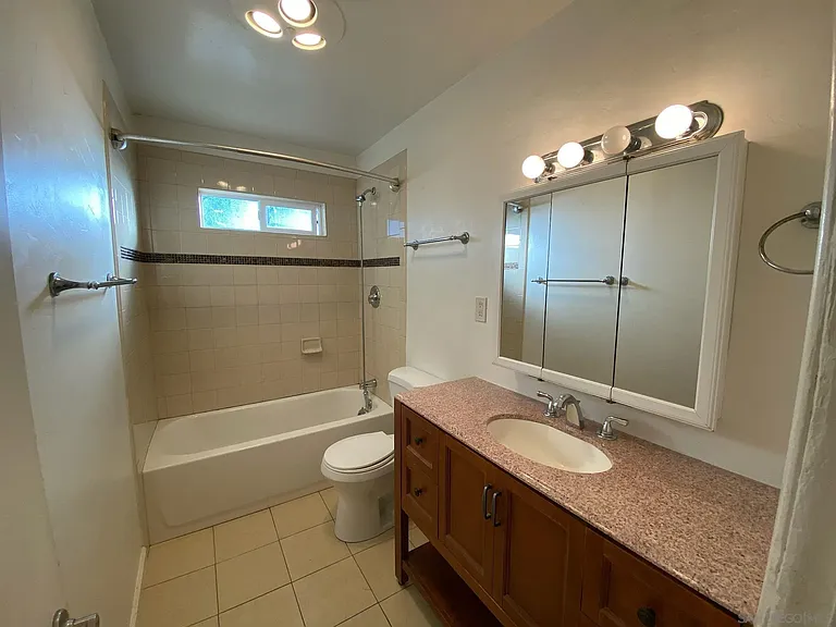 253 N Cedar St — Photo 18