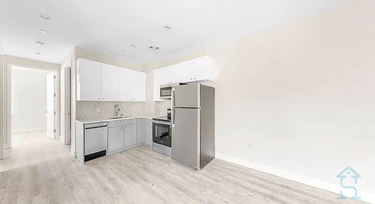 Rented by Skyhigh Realty NYC LLC | media 4