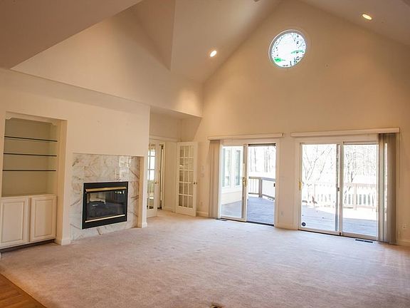4th image of 105 Kings Creek Cir
