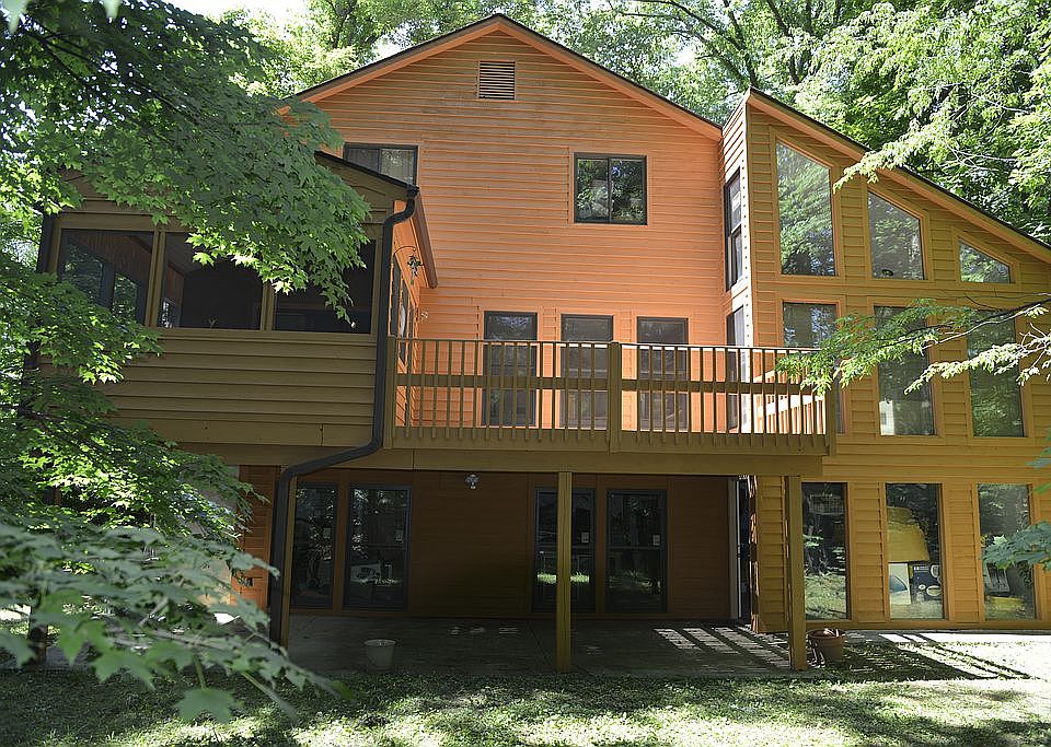 1st image of 8019 Hickory Hill Ln
