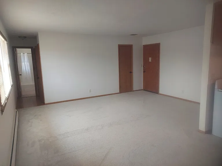 15 W Diamond Lake Rd — Photo 5