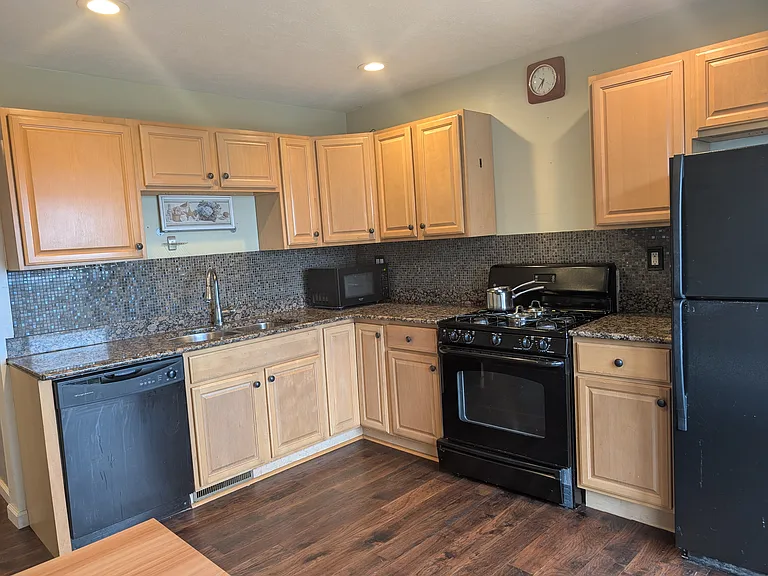 1st floor: kitchen