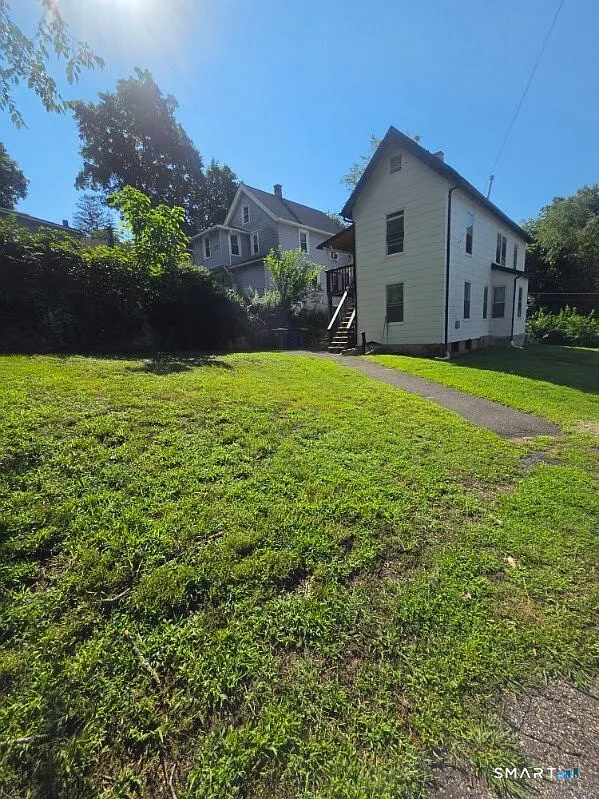 4 bed, 1.0 bath, 1912 sqft, $2,250 — Photo 2