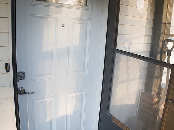 2nd image of 44 Hemman St