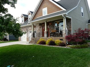 8687 Rosada Dr, Ooltewah, TN 37363