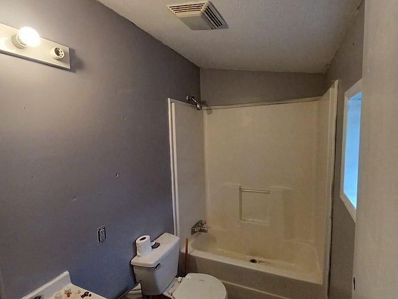 4th image of 1480 Pynes Dr #53