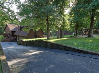 25621 Longview Rd, Hopedale, IL 61747