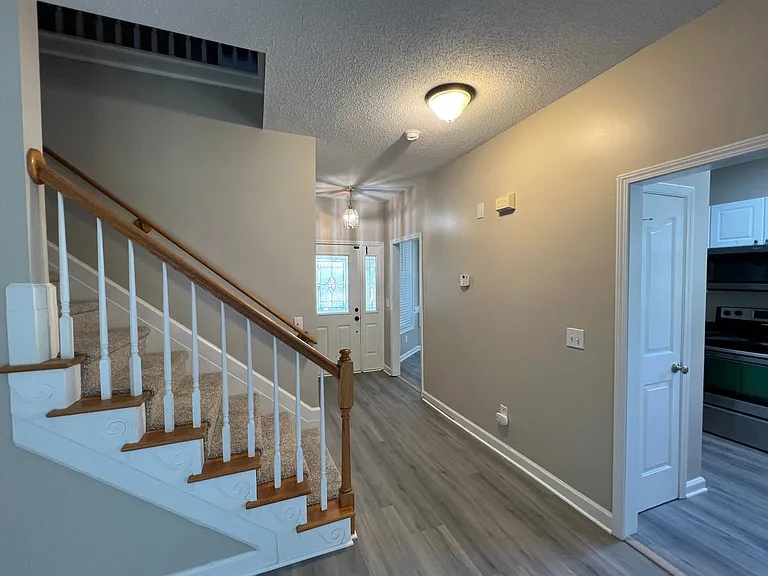 7706 Astoria Pl — Photo 3