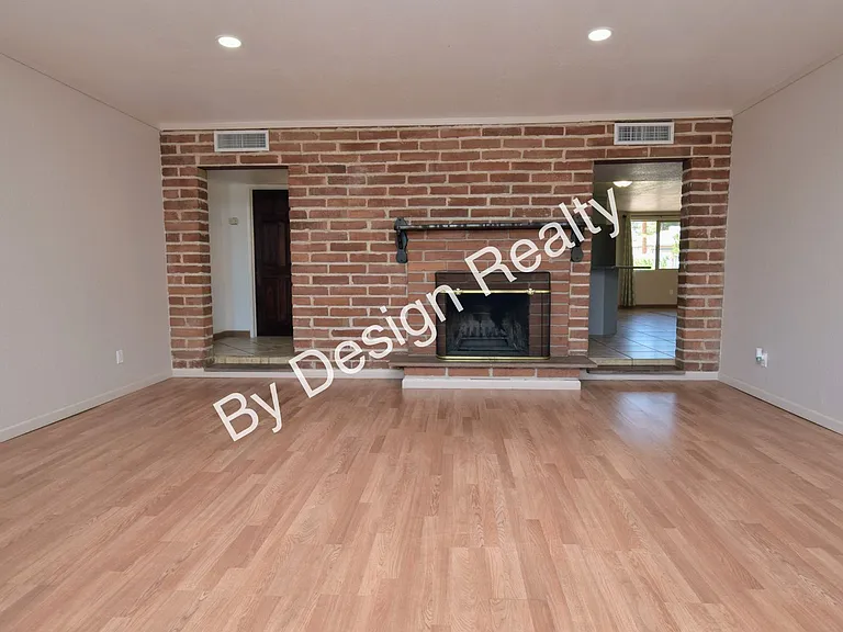 361 E Calle Arizona — Photo 8