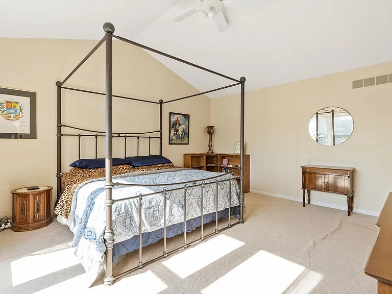 17733 Rolling Woods Cir — Photo 25