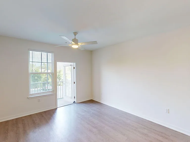 Essex Luxe Apartments — Photo 58