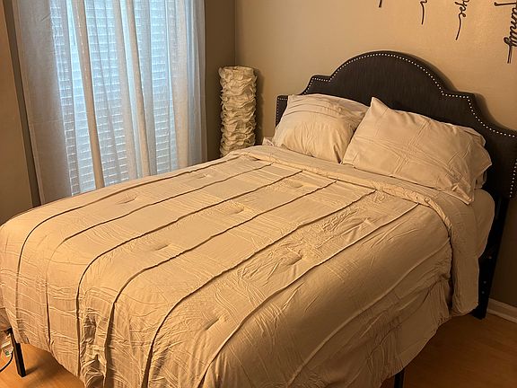2nd image of 594 Windchase Ln Room B
