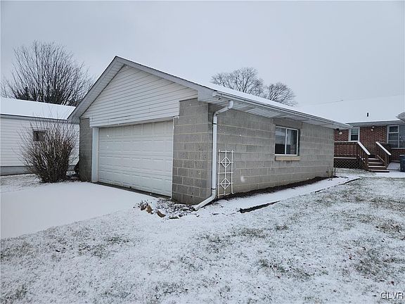 4th image of 707 E 18th St