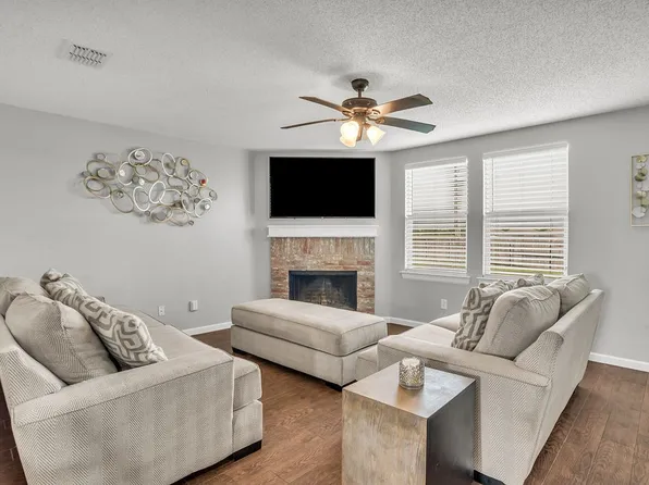 1255 April Showers Ln, Lancaster, TX 75134