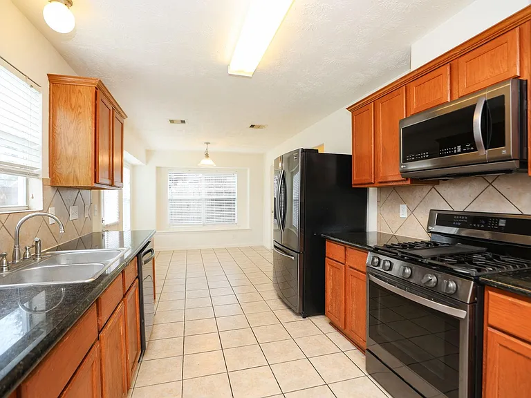 5007 Creekbridge Ct — Photo 14