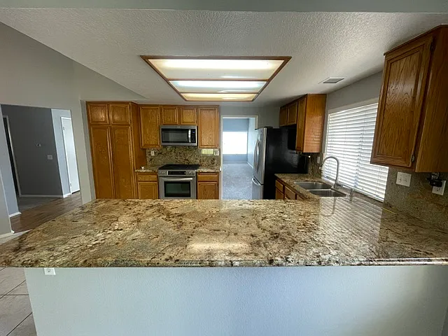 3393 Royal Ridge Rd — Photo 9