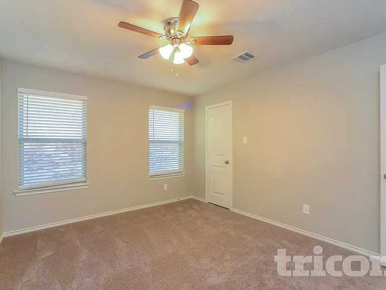 2511 Glen Hollow Dr — Photo 14