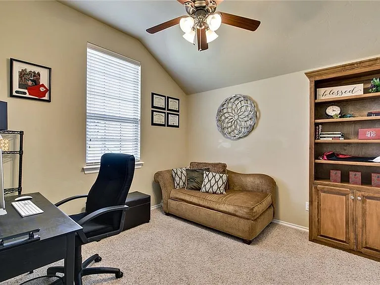 9012 Crooked Creek Ln — Photo 16