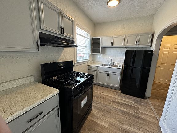 2nd image of 1625 McCullough Ave APT 7