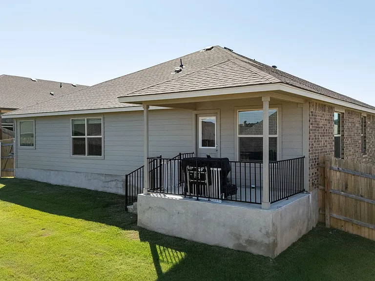 2416 Elba Dr — Photo 15
