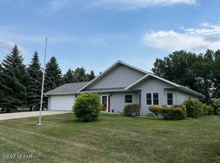 509 Bjornson Dr, Cavalier, ND 58220